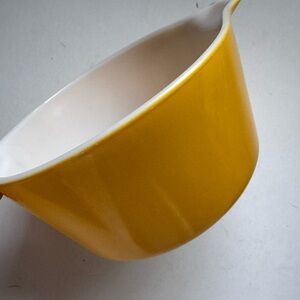 Vintage Yellow 6” Pyrex